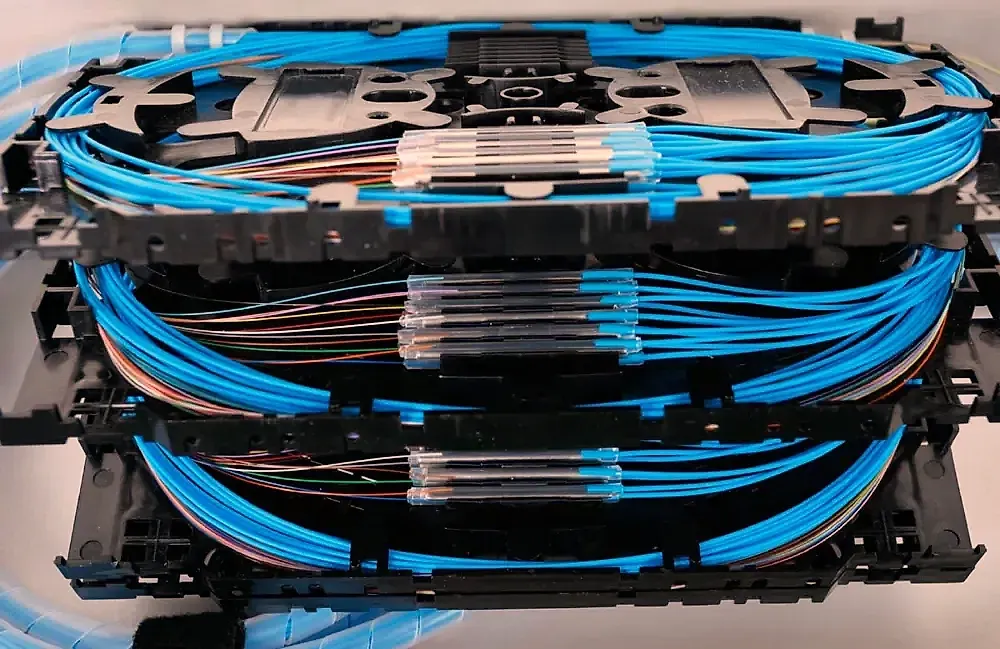 Fusiones y armado de cabecera de data center, banco