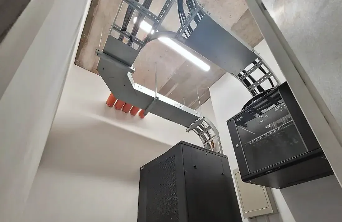 Canalización y estructuración de sala SOTI, torre C